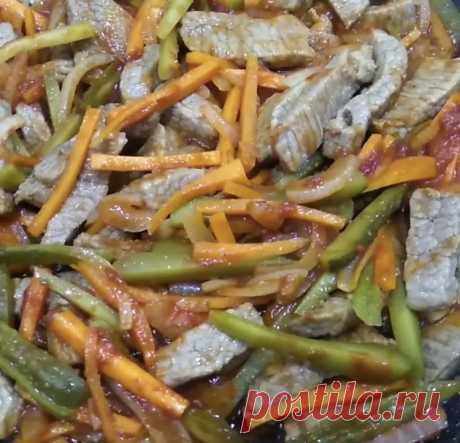 Азу из говядины с морковью и маринованными огурцами