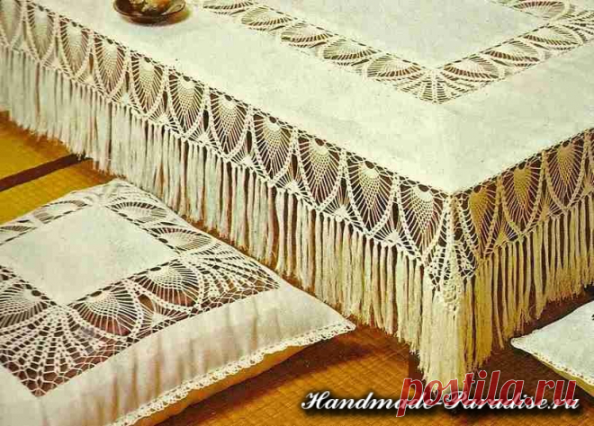 Скатерть и подушки с ажурными вставками крючком - Handmade-Paradise Скатерть и подушки с ажурными вставками крючком. Очень красивый комплект из льняной ткани со вставками и обвязкой крючком известным всем узором 