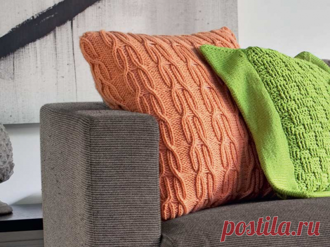 Подушка с узором косы. Вязание спицами для домашнего уюта | Домоводство для всей семьи.