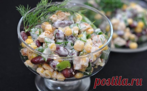 Готовим дома. Салат с фасолью и кукурузой.

Ингредиенты:
-1 банка красной фасоли.
-1 банка белой фасоли.
-1 банка кукурузы.
-1-2 маринованных огурца.
-60-90 грамм ржаных сухариков.
-1 пучок зеленого лука.
-Майонез или сметана для заправки салата.
-Соль перец по вкусу.

Приготовление:
Консервированную продукцию открываем и сливаем не нужный нам рассол при помощи дуршлага. Ну или просто можно не до конца открыть банки и просто их перевернуть в верх дном в раковину. Только ну...