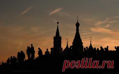 FT рассказала о «лазейке в санкциях», которую может использовать Россия. Обойти западные санкции против России становится все труднее, но помочь в этом может использование рубля для расчетов, сообщили FT западные чиновники. Кремль говорил об адаптации к санкциям и их незаконности
