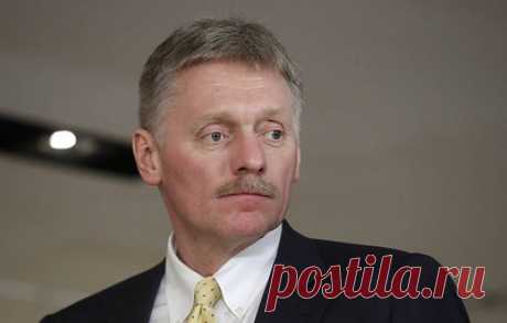 Песков назвал линию на сдерживание России константой политики США и Британии. Пресс-секретарь президента РФ отметил, что Вашингтон и Лондон предпринимают подобные попытки не одно десятилетие