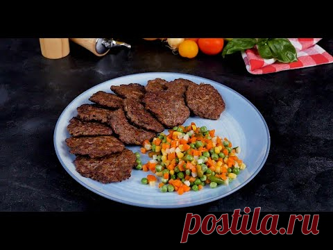 Котлеты из куриных сердечек - Рецепты от Со Вкусом - YouTube Ингредиенты: 

Куриные сердечки — 700 г 
Прованские травы — 1 ст. л. 
Черный молотый перец — 0,3 ч. л. 
Соевый соус — 25 мл
Тимьян — 0,3 ч. л. 
Греческий йогурт — 150 мл 
Чеснок — 2 зуб. 
Картофельный крахмал — 120 г 
Яйцо — 2 шт.
Соль по вкусу
Растительное масло по вкусу