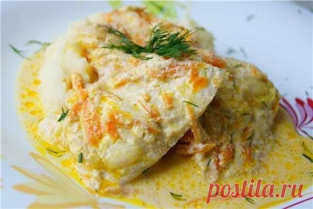Запеченный минтай под сметанно-чесночным соусом