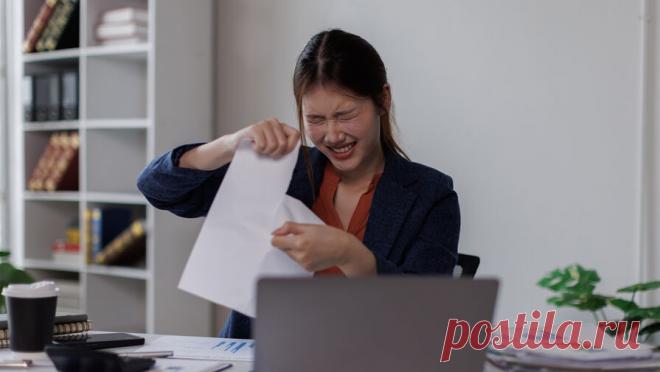 В Госдуме заявили, что деторождение — главная функция женщины. Деторождение — самая важная функция женщин, поэтому список "неженских" профессий позволяет сберечь их здоровье, а не дискриминирует. Об этом "Газете.Ru" заявила член комитета Госдумы по труду, социальной ...