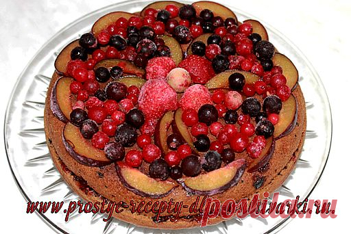 Вкусный постный пирог с ягодами в мультиварке