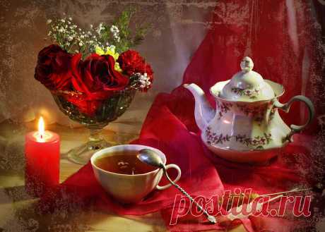 Чай – это лучшее целебное и профилактическое средство. Виды и сорта чая просто поражают своим разнообразием. В напитке содержится более 300 веществ, которые оказывают влияние на функционал человеческого организма.  Какие же вещества в чае самые полезные?