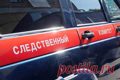 На стройке нашли тело 12-летней российской школьницы. В Сахалинской области возбуждено уголовное дело по статье 293 («Халатность») УК РФ после гибели на стройке 12-летней девочки. По данным источника «Ленты.ру» в правоохранительных органах, погибшая снимала видео для TikTok в недостроенном здании. Школьница планировала снять в ролике сцену удушения, оступилась и погибла.