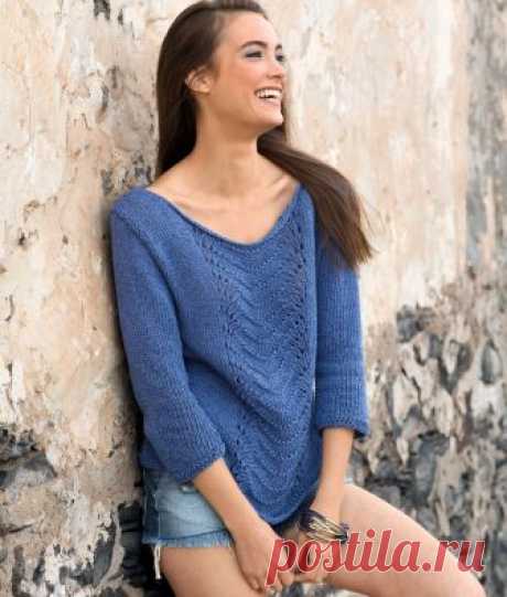 Джемпер с полоской волнистого узора Широкая полоса волнистого узора обрамлена спокойной лицевой гладью — этот джемпер внесет долю расслабленности в любой ансамбль.