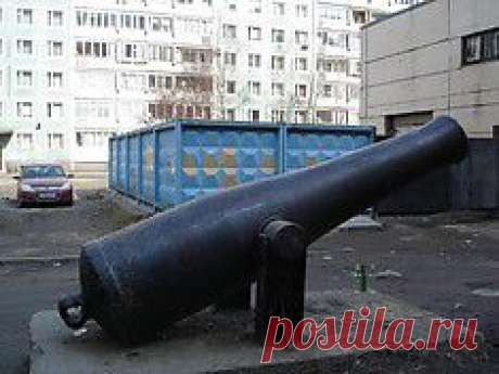 Пушка в обычном дворе, Объекты, Памятники, Санкт-Петербург