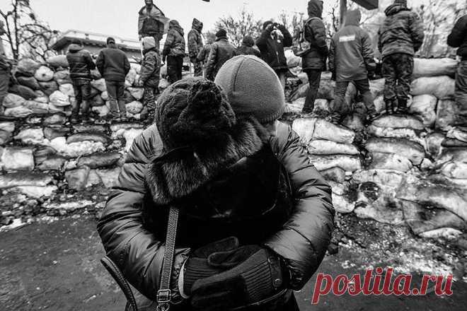 Баррикады на улице Грушевского&nbsp; &nbsp;Выживи сам
