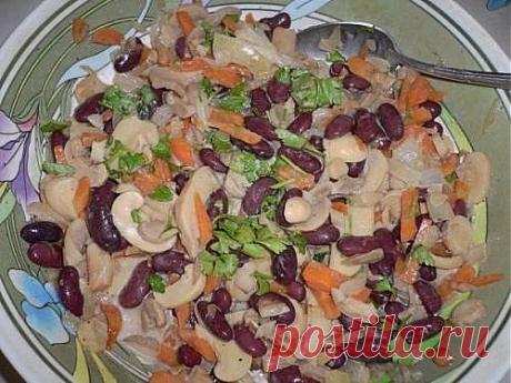Салат с фасолью.