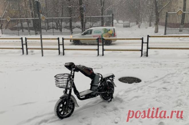 В РФ предложили ограничить скорость электровелосипедов зимой. Езда с разрешенной скоростью 25 км/ч в зимний период создает риски для участников дорожного движения.
