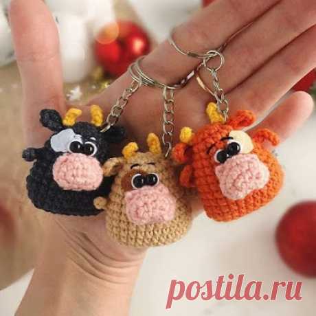 1000 схем амигуруми на русском: Вязаный брелок бычок