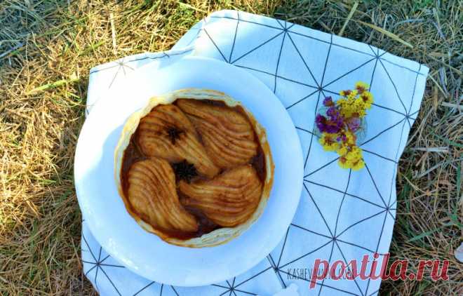 Пирог с грушами в карамели
