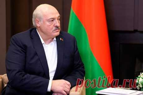 Лукашенко поздравил патриарха Кирилла с днем рождения. Президент Белоруссии Александр Лукашенко поздравил с днем рождения патриарха Московского и всея Руси Кирилла. Президент отметил, что патриарх Кирилл отстаивает древние традиции христианства. По его словам, ценности, на основе которых стоит Московский патриархат объединяют народы России и Белоруссии.