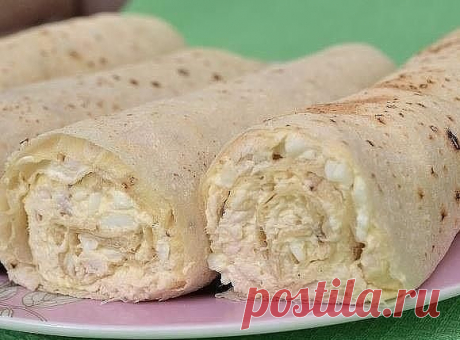 Рулеты из лаваша с курицей и плавленым сырком