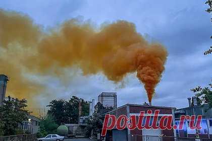 Европейский город накрыло предположительно ядовитое оранжевое облако