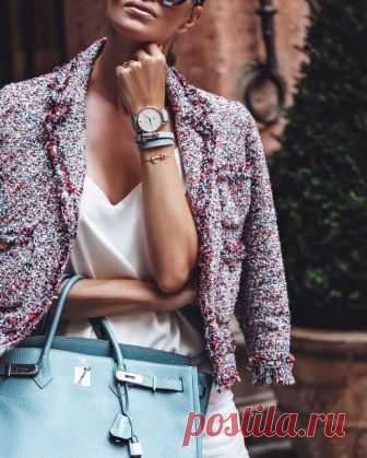 Модные тенденции 2018 — стильные образы с пиджаками и жакетами Пиджак — основа гардероба. Он должен быть хорошо сшит, сидеть идеально и быть скроен так, чтобы вы чувствовали себя уверенно и комфортно. (Джорджио Армани).

Это правда. Чем носить некачественный пидж…