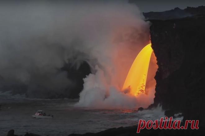 На Гавайях образовался водопад из лавы | Новости | Вокруг Света