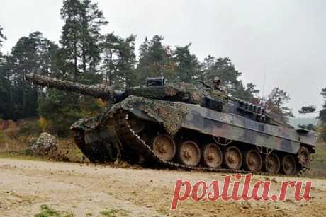 Надписи «Слава России!» и Z появились на музейном танке Leopard в Австралии. На музейный танк Leopard в мемориальном парке Порт-Кеннеди, Западная Австралия, неизвестные нанесли надписи «Слава России!» и Z. Об этом сообщает газета West Australian. Местные власти назвали появление надписей «актом пророссийского вандализма» и пообещали наказать виновных.
