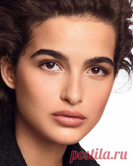 Никакого ботокса: 2 упражнения от морщин на лбу и между бровей | Instyle.ru