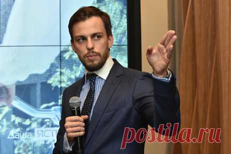 Дело основателя Group-IB связали с осужденным за госизмену офицером ФСБ. Уголовное дело о госизмене, по которому был арестован основатель Group-IB Илья Сачков, связывают с делом бывшего полковника ФСБ Сергея Михайлова, осужденного за госизмену на 22 года заключения. Сачкову вменяется передача секретных сведений иностранной разведке, которая нанесла репутационный и национальный ущерб России.