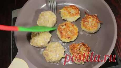 Беру Фарш, картофель и луковицу и готовлю вкусный Ужин.