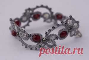 Modern looking tatting with beads | Crochet Bracelet
