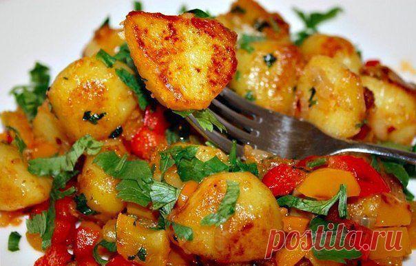 ОСТРАЯ КАРТОШКА С БОЛГАРСКИМ ПЕРЦЕМ