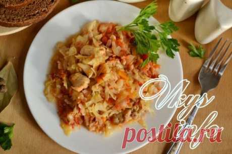 Тушеная капуста с курицей в мультиварке