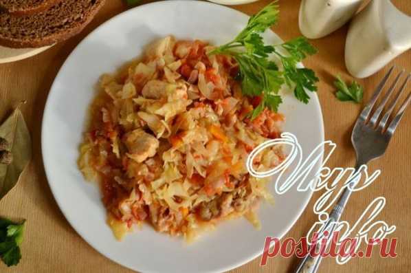Тушеная капуста с курицей в мультиварке