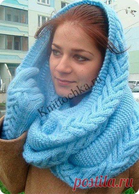 Голубой объемный снуд косами