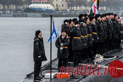 8 октября: какой праздник отмечают в России и мире. 8 октября российские командиры надводных, подводных и воздушных кораблей ВМФ отмечают свой профессиональный праздник. А в Ульяновской области чествуют школьников. «Лента.ру» рассказывает, какие еще события приходятся на 8 октября, кто из знаменитых людей родился в этот день и какие приметы ему соответствуют.