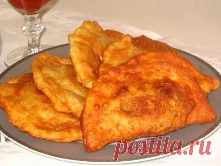 Чебуреки с мясом - сытный обед в домашних условиях