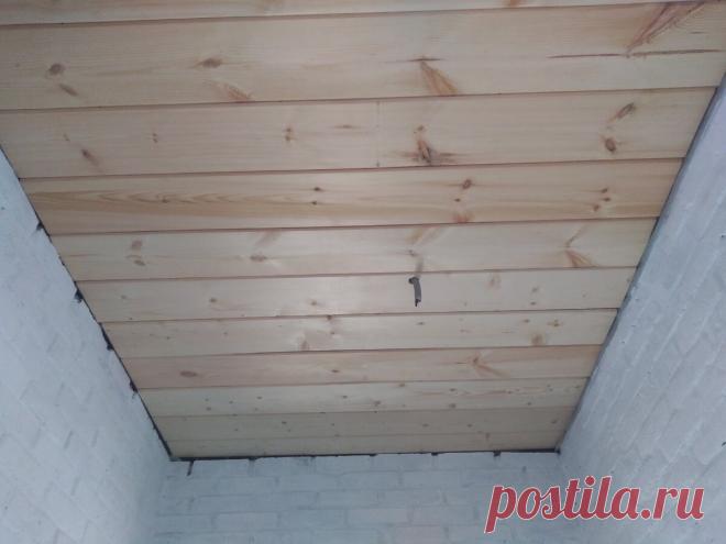 Красивое решение для отделки потолка с быстрым временем монтажа вместо ГКЛ или натяжного полотна. Что я сделал? (Варианты) | Строю для себя | Яндекс Дзен