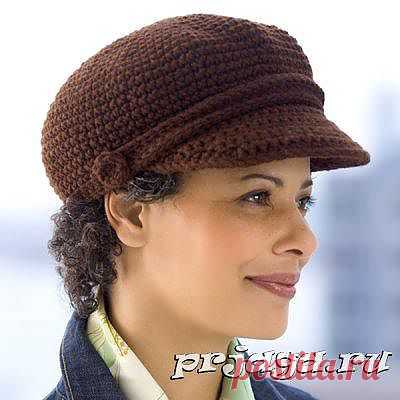 Вязаная кепка крючком с лямкой на вязанных пуговицах
(шапка, шапочка, берет)