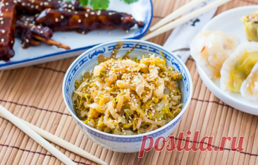 Жареная китайская капуста Такой гарнир отлично подойдет к мясу и пряной курице. Жарится китайская капуста не более 15 минут, так что это классный экспресс вариант.Ингредиенты: капуста китайская (пекинская) - 1 кочан лук средний - 1 шт. кунжут - 1 ст. л. соевый соус - 2 ст. л. масло растительное - 1 ст. л. масло...