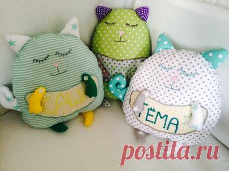 Подушка кот-сплюшка