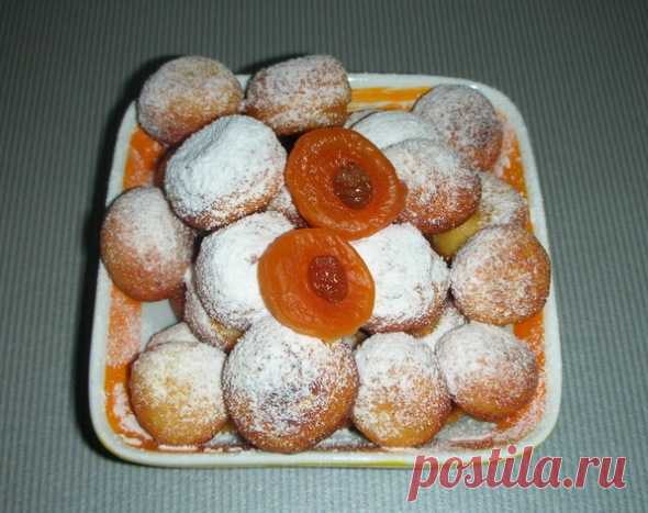 Творожные пончики с курагой
