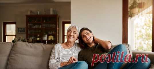 Жить под одной крышей с состарившимися близкими иногда бывает непросто. Они встречают наши добрые намерения в штыки, злятся и раздражаются в ответ на предложения о помощи. Как наладить взаимопонимание и снять напряжение в семье? #психологияобщения #старость #семейныеотношения