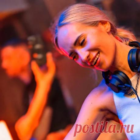 Yulia Niko Higher Chart