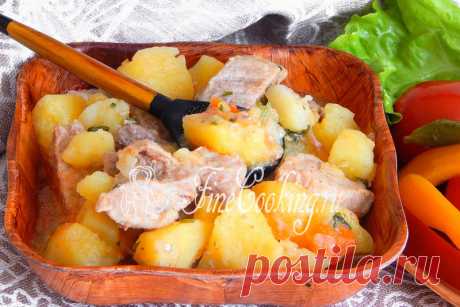 Тушеный картофель с мясом в мультиварке Сегодня поделюсь с вами рецептом простого, вкусного и сытного второго блюда, которое отлично подойдет для семейного обеда или ужина.