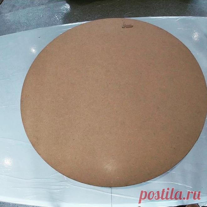 Ooh when that glitter goes on 😍😍😍😍😍✨✨✨ Here’s a quick time lapse from my recent fab piece. Enjoy!
.
LOVE the chunky champagne glitter from @just4youonlineuk .
.
.
.
.
Created using @just4youonlineuk @resin8uk @justresinart and @elichemresins products.
.
.
.
#resin #resinart #geode #geodeart #geodeartist #epoxyresin #epoxyart #epoxyresinart #glitter #glitterart #crystals #crystalart #art #abstractart #shine #resinartwork #messyart #handmade #artistsoninstagram #resinpo...