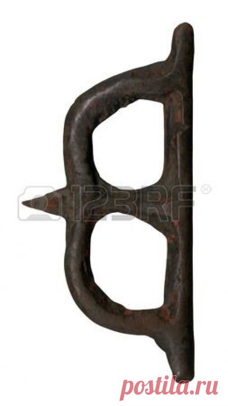 боевой лук-амулет царское скифский Фотография, картинки, изображения и сток-фотография без роялти. Pic 33571343.