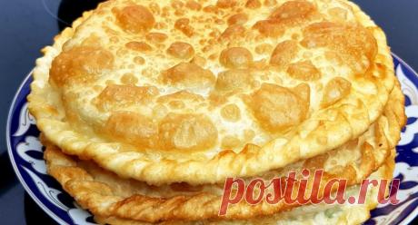 Мука, вода и зелень. Вкуснее всяких чебуреков: лепешки с зеленью на сковороде — ПОЛЕЗНО ЗНАТЬ