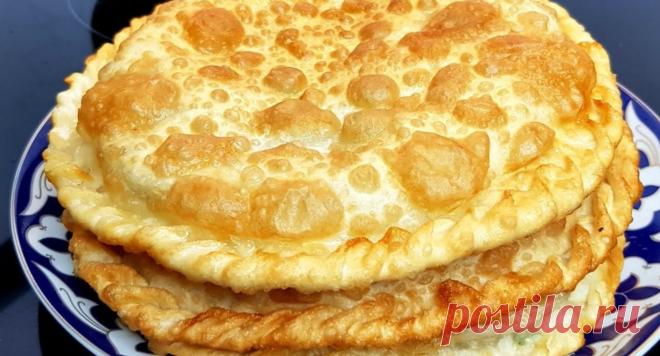 Мука, вода и зелень. Вкуснее всяких чебуреков: лепешки с зеленью на сковороде — ПОЛЕЗНО ЗНАТЬ