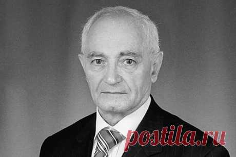 Умер летчик-испытатель вертолетов «Ми». В 84 года умер летчик-испытатель вертолетов «Ми» Герой Советского Союза Гурген Карапетян. Об этом сообщает ТАСС со ссылкой на сообщение холдинга «Вертолеты России». В период с 1962 по 1993 годы Карапетян испытал вертолеты Ми-14, Ми-24, Ми-26, Ми-28 и другие. Всего за годы работы Карапетян освоил 39 типов вертолетов.