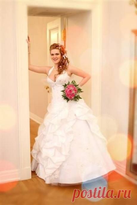 Волосы на заколках купить в Москве, в СПб. Интернет-магазин, в котором можно купить недорого чудо-пряди, а также узнать актуальные цены на наращивание волос дешево, новости про свадебные прически, прически на выпускной и многое другое