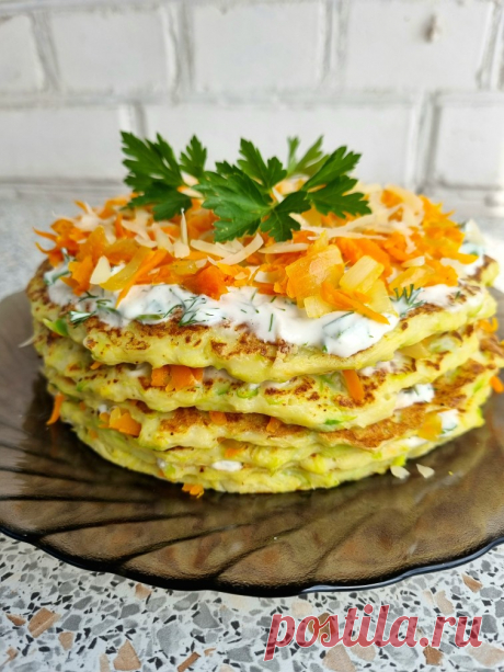 Кабачковый тортик - рецепт автора ꧁Оксана꧂ #кукпадготовит #понедельник  Закуска в виде торта.Готовится просто, съедается вкусно 😋 . На диаметр 16 см.